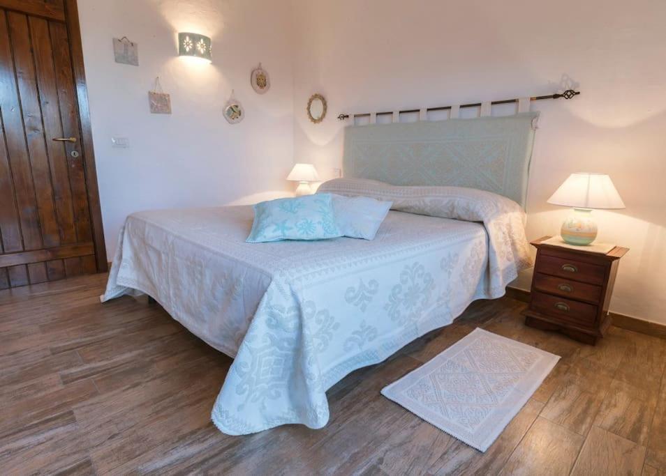 Sealine Villa With An Amazing View Of Tavolara Olbia Exterior photo