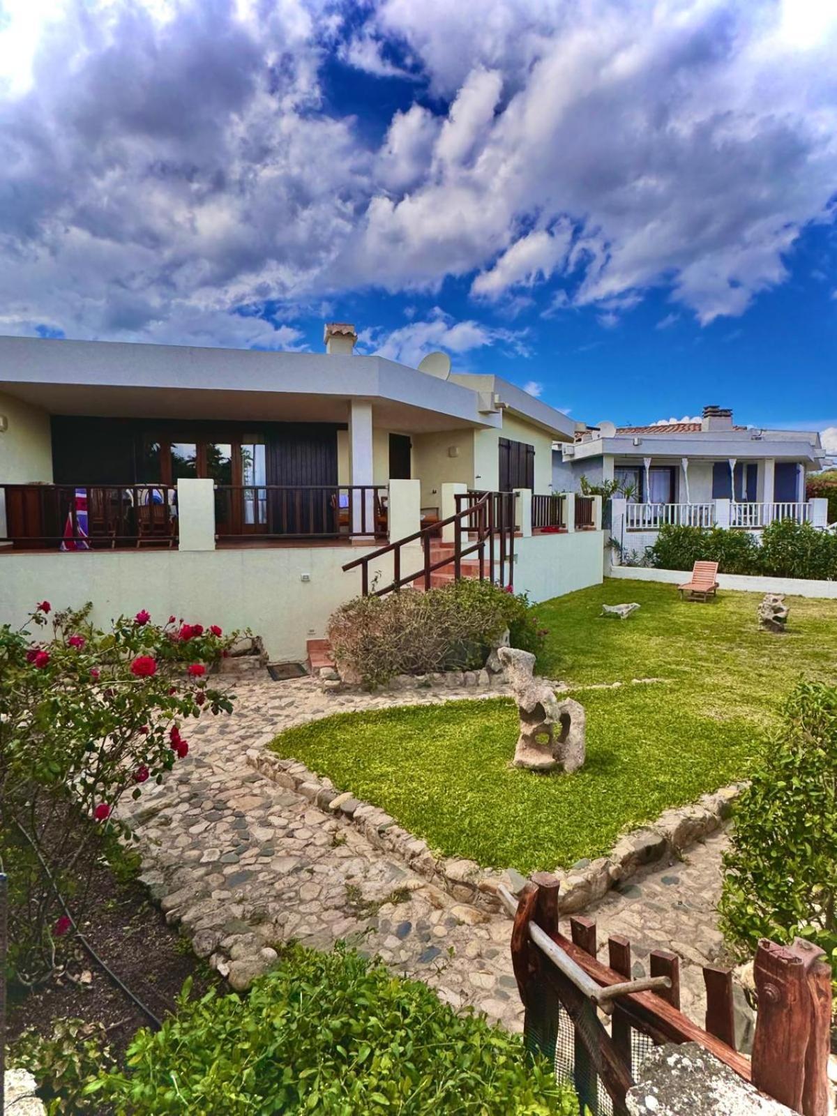 Sealine Villa With An Amazing View Of Tavolara Olbia Exterior photo